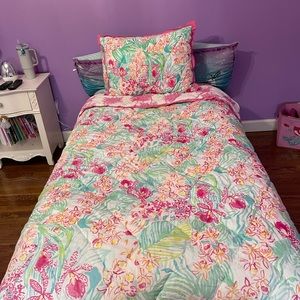 Lilly Pulitzer for Pottery Barn Teen twin sheets and comforter